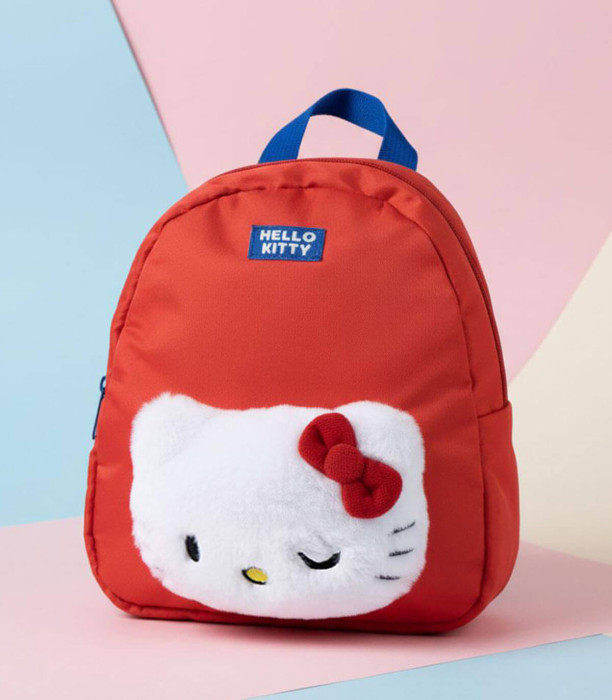 CHILDREN'S KINDERGARTEN BACKPACK WITH HELLO KITTY PLUSH FIGURE