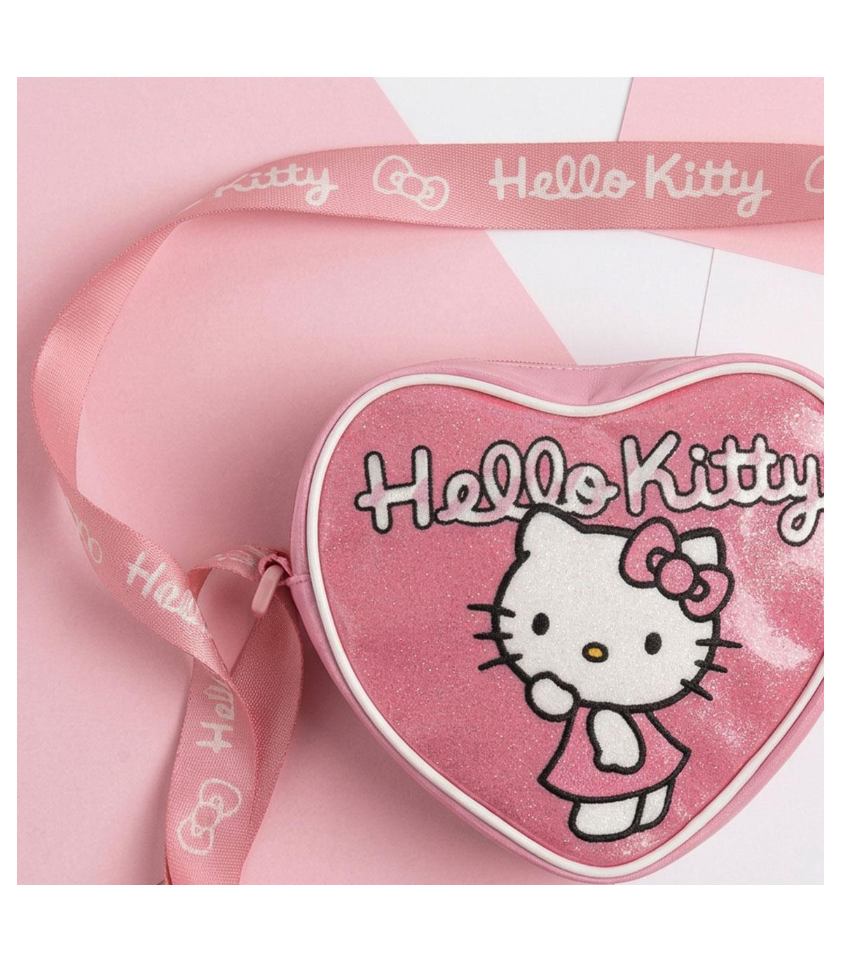 ΤΣΑΝΤΑΚΙ ΩΜΟΥ ΣΕ ΣΧΗΜΑ ΚΑΡΔΙΑΣ HELLO KITTY