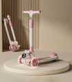 ASTRONAUT SCOOTER WITH GLOWING WHEELS