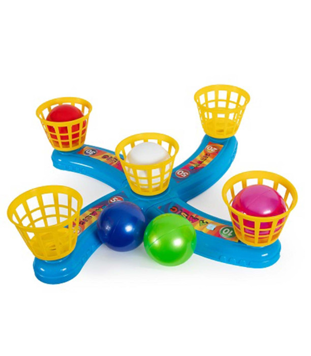 BALL THROWING GAME