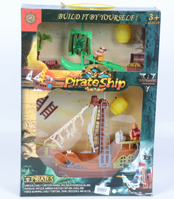 CHILDREN'S PLAY SET WITH 2 PIRATE SHIPS - KITS AND AMMUNITION